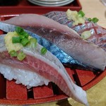 北陸金沢 まわる寿し もりもり寿し - 光物三点盛（生あじ・大羽いわし・〆さば）