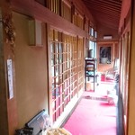 蕎麦彩膳 隆仙坊 - 店内の廊下