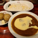 【2017/8】ビーフカレー(＋チーズ)全景