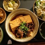 酒場  シナトラ - 秋田県産 黒毛和牛の肉豆腐定食