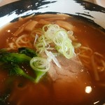 ガーデン テラス ライオン - 醤油ラーメン（1000円）