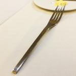 エクロール - 役目を終えては一組、また一組とテーブルから去っていくナイフとフォークに、名残惜しさを感じたことが今まであったでしょうか。