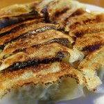 はちやの餃子直売所 - いい小麦色（笑）