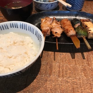 串助 - 焼鳥定食(1,050円)