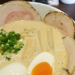 ラーメン家 みつ葉 - メンマは、やや太めな棒状で軽くザクザクした食感