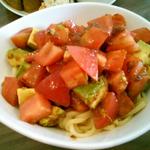カメイノ食堂 - アボカドとトマトの冷やし中華