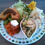 カメイノ食堂 - 冷やし中華のセットのお総菜プレート