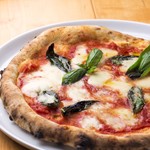 Pizzeria e Trattoria SPESSO - ピッツァ人気No.1
      マルゲリータ