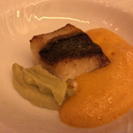 ピアット・スズキ - イサキのソテー　ガスパチョのソース（アップ）