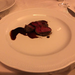 ピアット・スズキ - 根室産　夏鹿のロースト　ヴィンコットソース