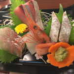 軍ちゃん 直江津店 - （上から時計回り）
                                ワラサ，タチウオ，甘エビ，真イカ，キントキダイ