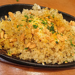 日本酒バル YODARE - ガーリックライス