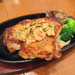 日本酒バル YODARE - 大山鶏一枚焼き