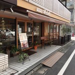 マテリエル - 住宅地に現れる可愛らしい外観のお店。