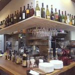 Cafe&Bar agio - 内観写真:ワインを気軽に楽しめる店にリニューアル