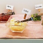 ややダイニング - １階
      カレー
      漬け物