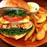 ジャクソンビル - 8月の月替わりバーガー『カプレーゼチキンバーガー』
