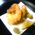 しげ老鮨 - 海老と野菜の揚げ物