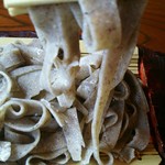 十割の粗びきで、この長さ。長いところでは50㎝( ﾟДﾟ)