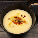 白 - 3.白ろこしのスープ焦がし醤油(玉蜀黍ピュレと白味噌と一番出汁/玉蜀黍の芯焼の香味/玉蜀黍の髭/ペッパー)