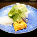 小松 弥助 - 赤イカは生姜醤油で雲丹は山葵で