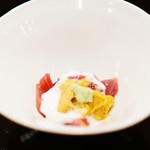 小松 弥助 - 白山(雲丹、トロ、海苔、とろろ芋、底にシャリ)