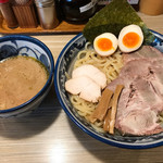 秋葉原つけ麺 油そば 楽 - 