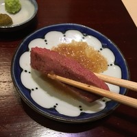 西麻布けんしろう - 特製にんにくダレをつけて
