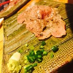 渋谷肉横丁 肉寿司 - 