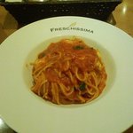 フレスキッシマ - トマトと水牛モッツァレラのパスタ