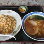 寿々矢食堂 - チャーハン、ラーメン