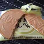 お菓子の日進堂 - 青島せんべい(2枚入り)ナッツクリーム割った