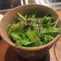 くずし鉄板 あばぐら 神田店 - 赤水菜のサラダ