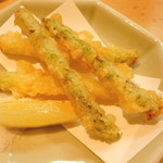 割烹くずし 徳多和良 - 2017年8月 アスパラ天ぷら 324円