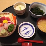 Tamura - 海鮮丼 900円♪