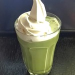 つるき餅本舗 - 抹茶ラテフロート 450円