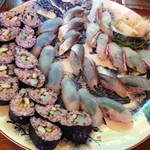 魚山人 - ◆古代米の寿司・・お腹がいっぱいで、烏賊1貫だけ頂きました。