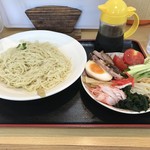 ゑびすや - 別盛りで供されます。