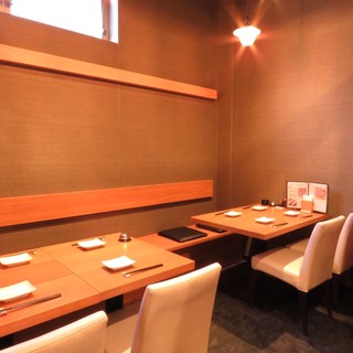 Enjoy a comfortable Yakiniku (Grilled meat) in a smokeless roaster♪ We have a variety of seats and a parking lot.