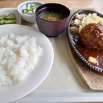 Michi No Eki Asagiri Kougen - ハンバーグ定食