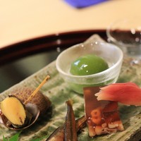 竹久 - 八寸　①ちあゆの甘露煮　②青梅の蜜煮　③黒ばい貝　④鱧のにこごり　⑤酢どりみょうが