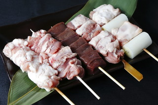 麻布 ふじ嶋 - 串焼は毎朝つぶしたてのお肉のみ使用しています。