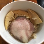 俺のラーメン あっぱれ屋 - チャーシューonあっぱれ飯