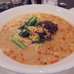 ピリ辛坦々麺との事ですが、辛みはあまりないです