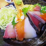 海鮮どんぶり太郎 - 【ランチ】 海鮮丼セット　\850