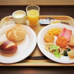 HOTEL ROUTE INN - 朝食バイキング。