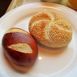 ホテルルートイン - 朝食バイキング。パンが格好良い。