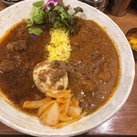 SPICY CURRY 魯珈 - 2種カレー（マドラス風ビーフマサラ、ラムカレー）＋るうろう煮玉子、ウールガイ