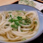 うどん村 - 温めないそのままの麺に熱いかけだし