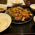 上海庭 - Ａ定食 腰果鶏丁がメイン
